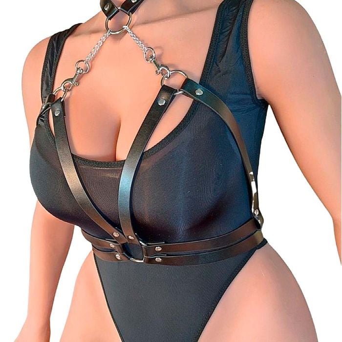 Harness com Contorno de Busto em Couro 9